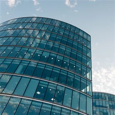 Вертикална окачена стена